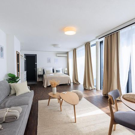 Global Living - Design Apartment I Rathausplatz I Kitchen I Augusta Esterno foto