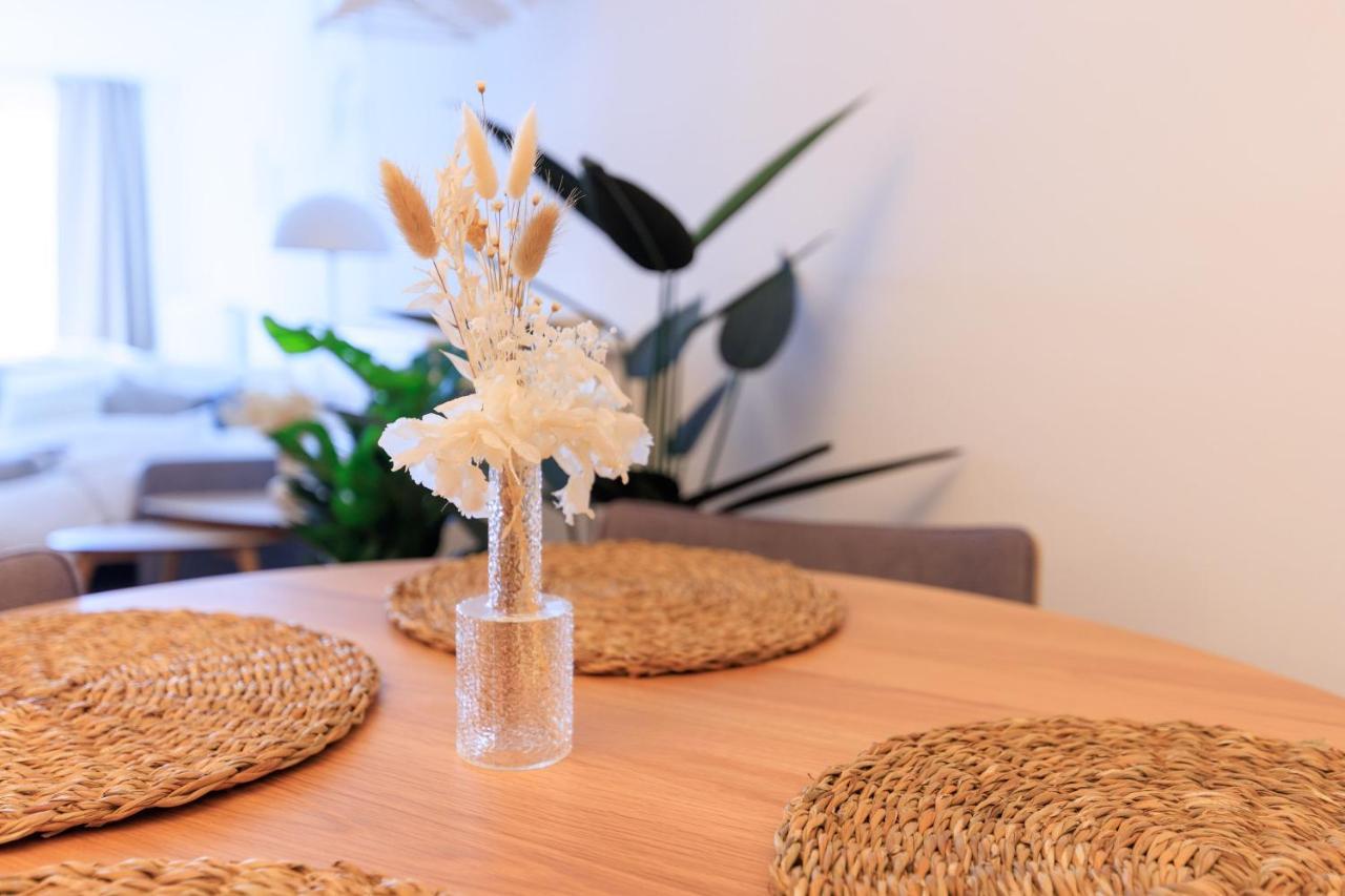 Global Living - Design Apartment I Rathausplatz I Kitchen I Augusta Esterno foto